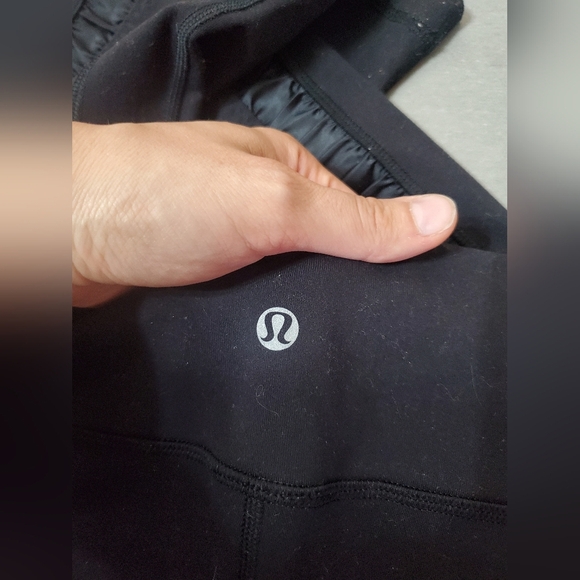 Lululemon Practice Daily Pant. Tights. Satin Ruched Details Side. Black. 10. 28" - Picture 8 of 15
